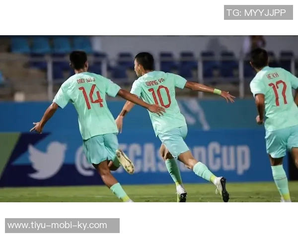 巴黎门将萨福诺夫手骨折仍勇扑四点近期将缺阵比赛