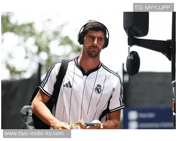 库尔图瓦谈月最佳门将获奖背后含义个人状态回暖引关注